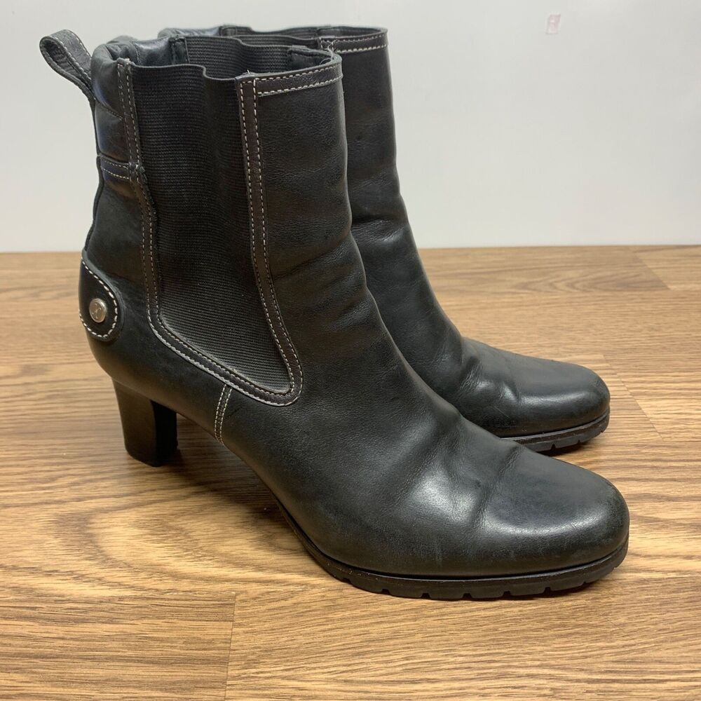 Cole Haan Women's 9.5 B‎ Black Leather Vibram Sole Slip On Stretch Ankle Booties
